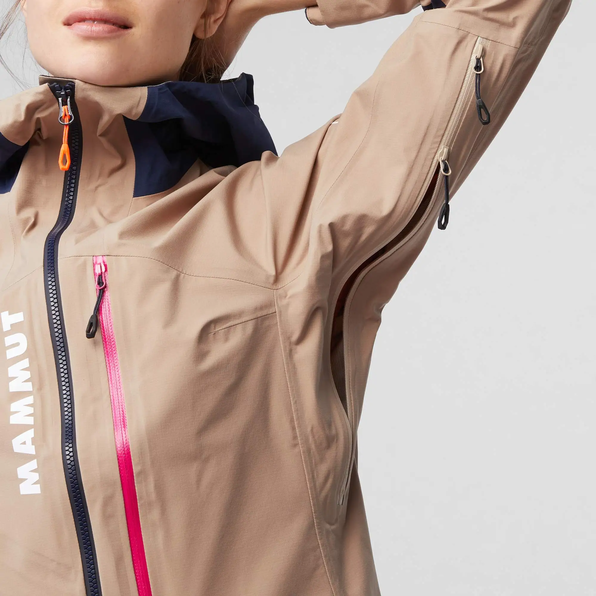 Mammut Aenergy Air HS Hooded Jacket Damen - Leichte Hardshelljacke für Skifahren & Outdoor 18 Mammut Aenergy Air HS Hooded Jacket Damen - Leichte Hardshelljacke für Skifahren & Outdoor – Bild 16